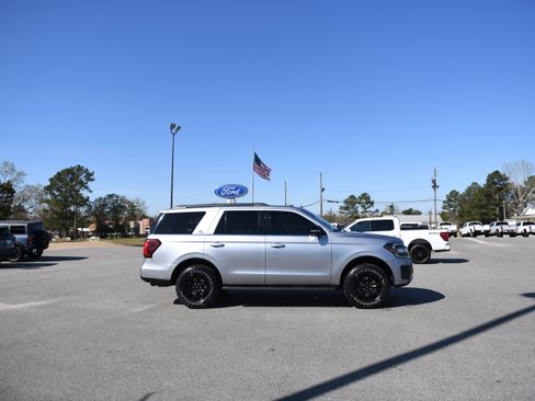 Used 2023 Ford Expedition Timberline image 2