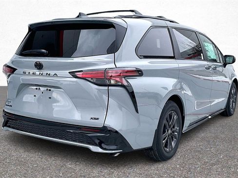 New 2026 Toyota Sienna XSE image 11