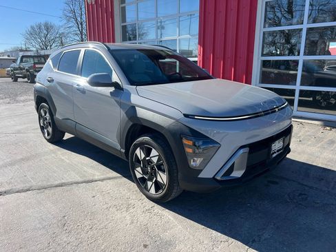 Used 2025 Hyundai Kona SEL image 2