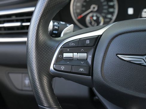 Used 2025 Genesis G70 2.5T image 16