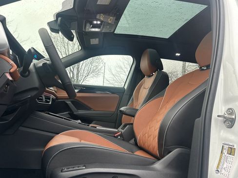 New 2026 Volkswagen Tiguan SEL R-Line image 3