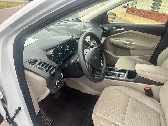 Used 2019 Ford Escape SE FWD image 10