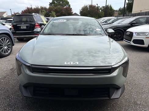 Used 2025 Kia K4 FWD image 2