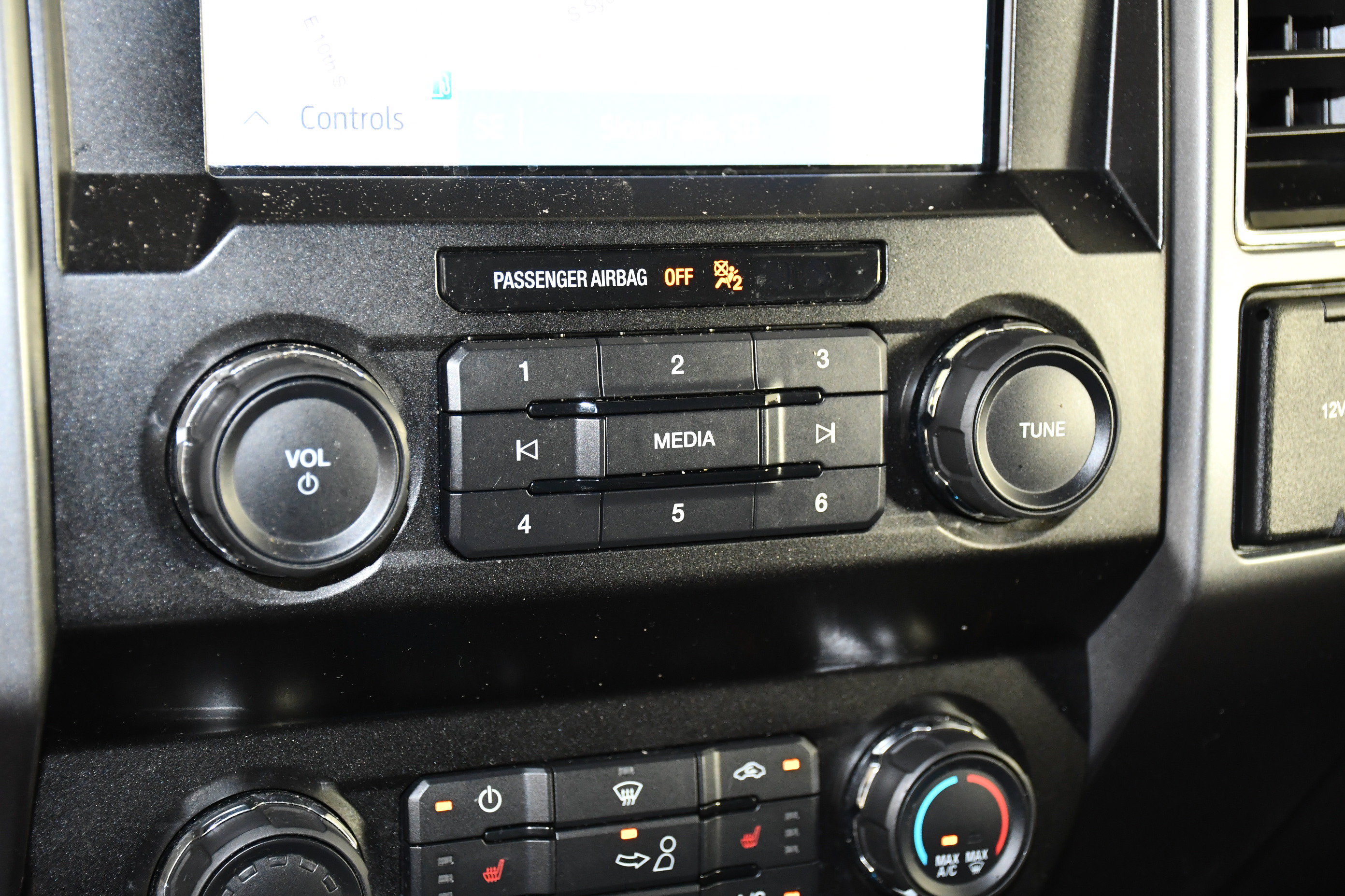 Used 2020 Ford F150 XLT w/ Equipment Group 302A Luxury AWD/4WD image 31