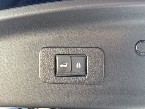 Used 2024 Nissan Armada Platinum w/ Captain's Chairs Package image 19