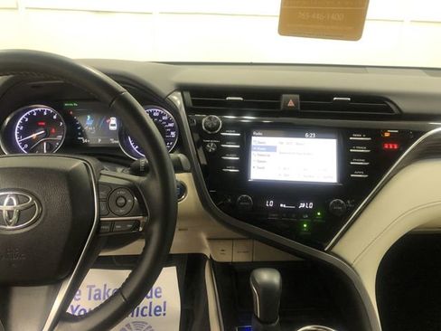 Used 2018 Toyota Camry XLE image 20