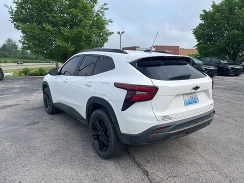 Used 2025 Chevrolet Trax ACTIV w/ Driver Confidence Package FWD image 4