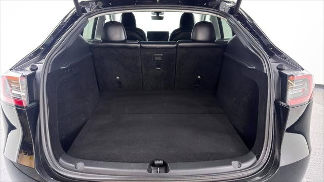 Used 2024 Tesla Model Y Long Range RWD image 17