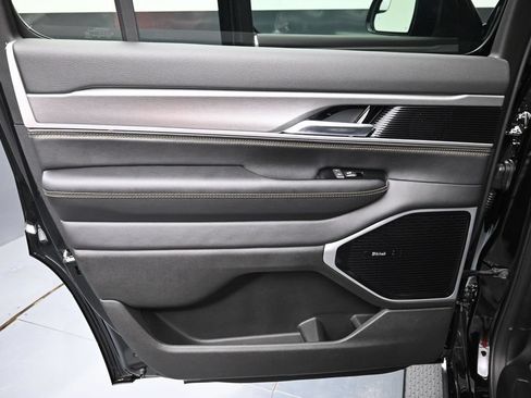 New 2026 Jeep Grand Wagoneer 4WD image 30