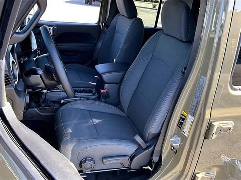 New 2026 Jeep Gladiator Sport AWD/4WD image 10