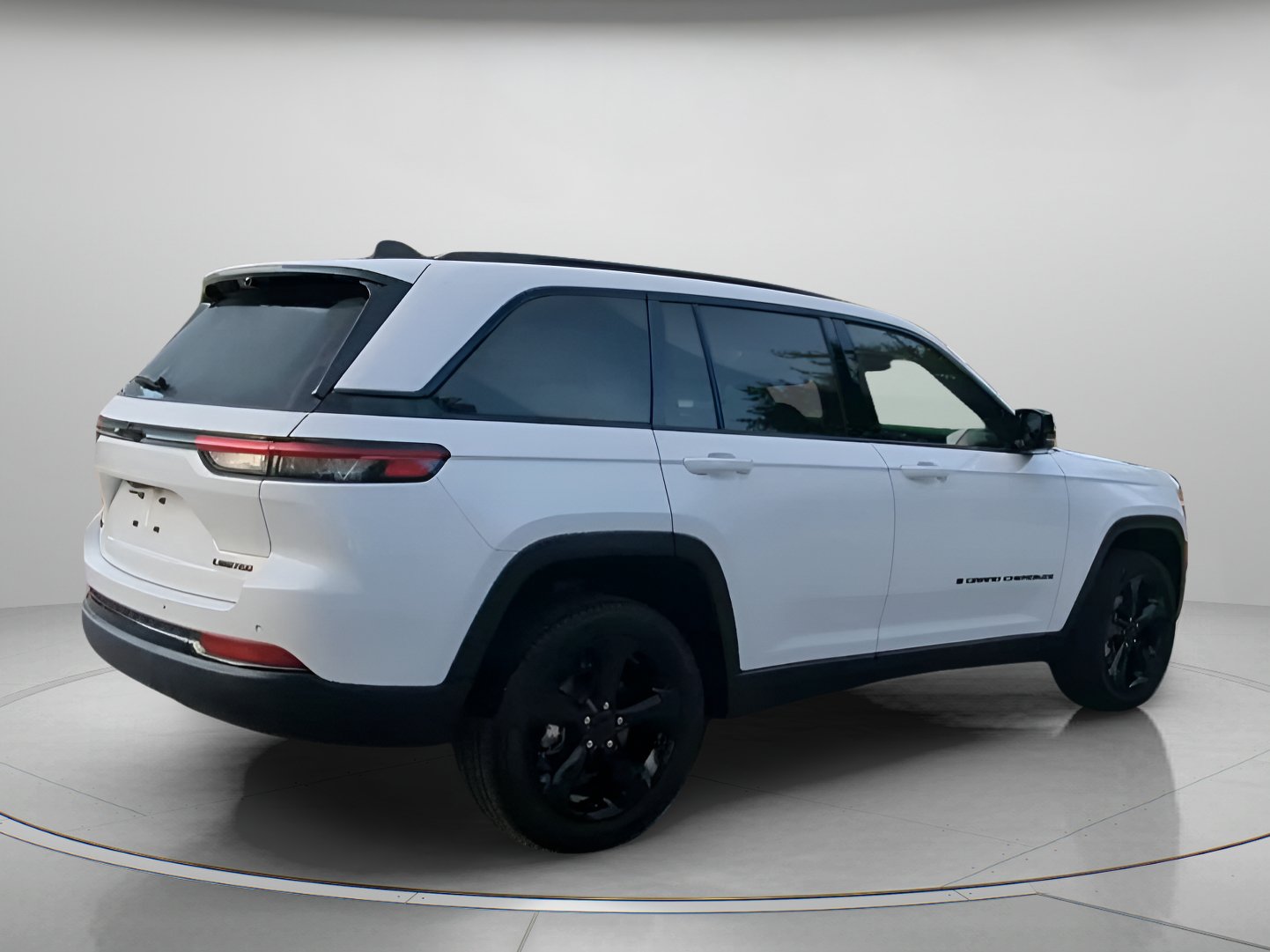 Used 2023 Jeep Grand Cherokee Limited w/ Luxury Tech Group II AWD/4WD image 28