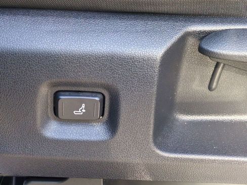 Certified 2024 Toyota Tacoma SR5 image 19