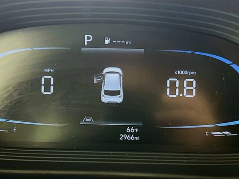 Used 2025 Hyundai Venue SE FWD image 12