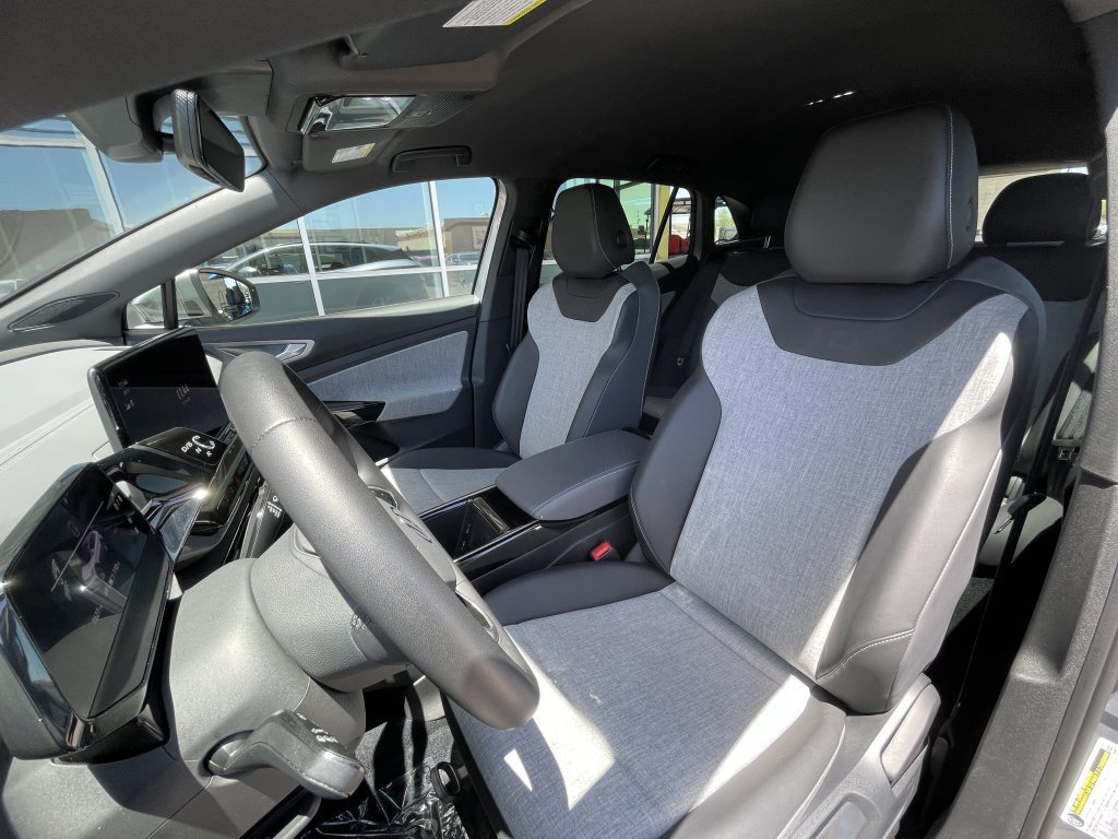 Used 2023 Volkswagen ID.4 Pro RWD image 16