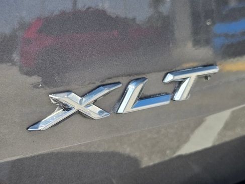 Used 2021 Ford Explorer XLT w/ Equipment Group 202A RWD image 15