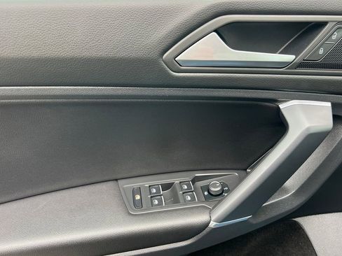 Used 2020 Volkswagen Tiguan SE w/ 3rd Row Seat Package image 8