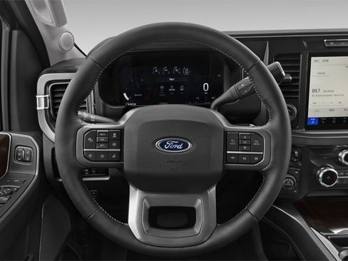 Used 2025 Ford F250 XLT w/ Black Appearance Package image 8