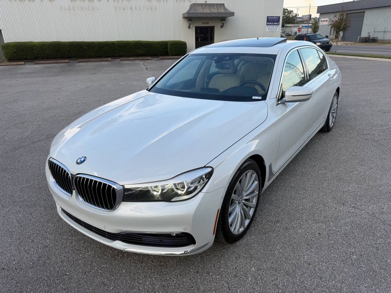 Used 2017 BMW 740i RWD image 13