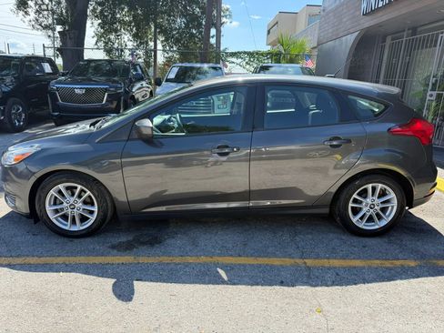 Used 2018 Ford Focus SE FWD image 4