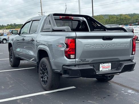Used 2025 Chevrolet Colorado W/T w/ WT Custom Package AWD/4WD image 6