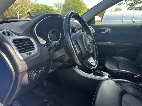 Used 2020 Jeep Compass Latitude w/ Popular Equipment Group AWD/4WD image 11