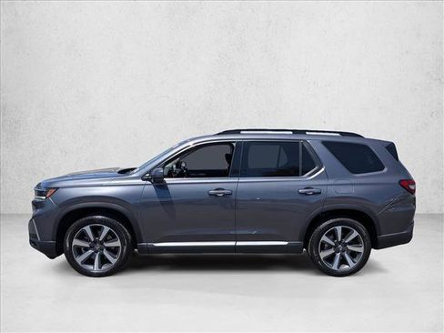 Used 2024 Honda Pilot Touring image 10