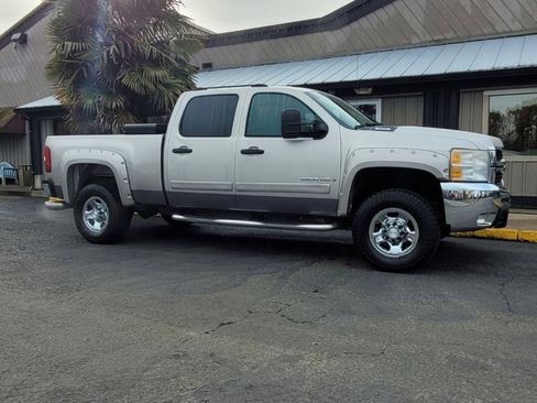 Used 2008 Chevrolet Silverado 2500 LT w/ 1LT Convenience Package image 6