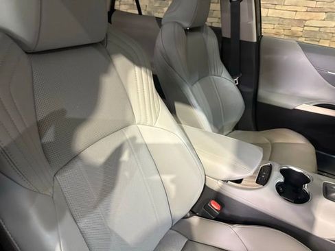 Used 2021 Toyota Venza Limited w/ Advanced Technology Package AWD/4WD image 31