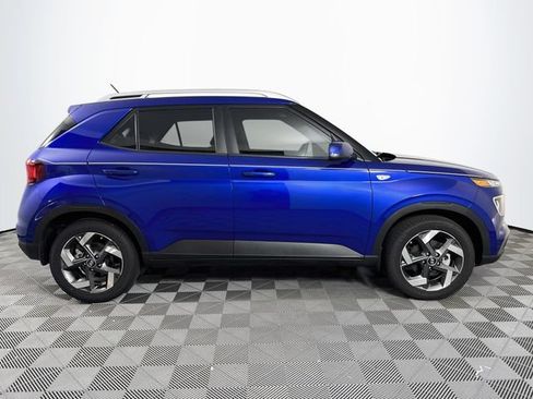 Certified 2025 Hyundai Venue SEL FWD image 9