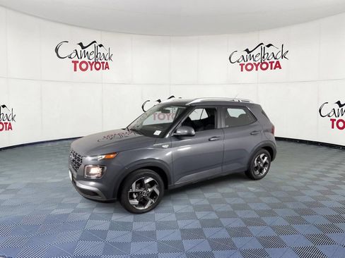 Used 2025 Hyundai Venue SEL FWD image 7