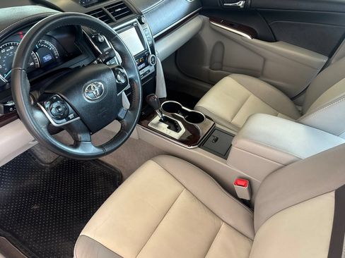 Used 2014 Toyota Camry XLE FWD image 7