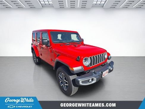 Used 2025 Jeep Wrangler Unlimited Sahara AWD/4WD image 1