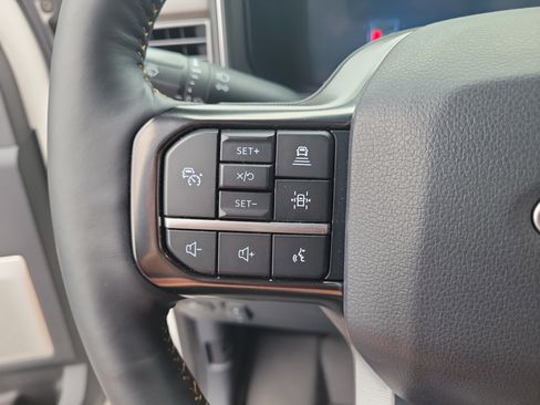 Used 2024 Ford F250 Platinum image 27