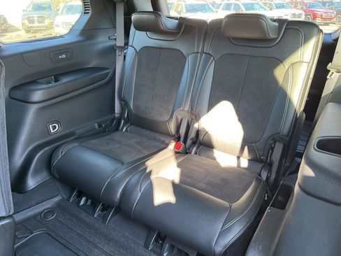 Used 2023 Jeep Grand Cherokee L Laredo image 10