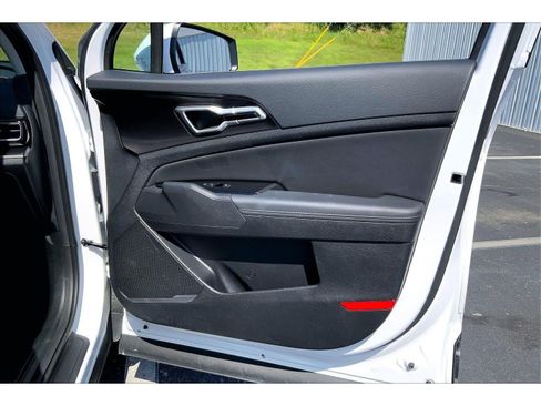 Used 2025 Kia Sportage EX FWD image 21