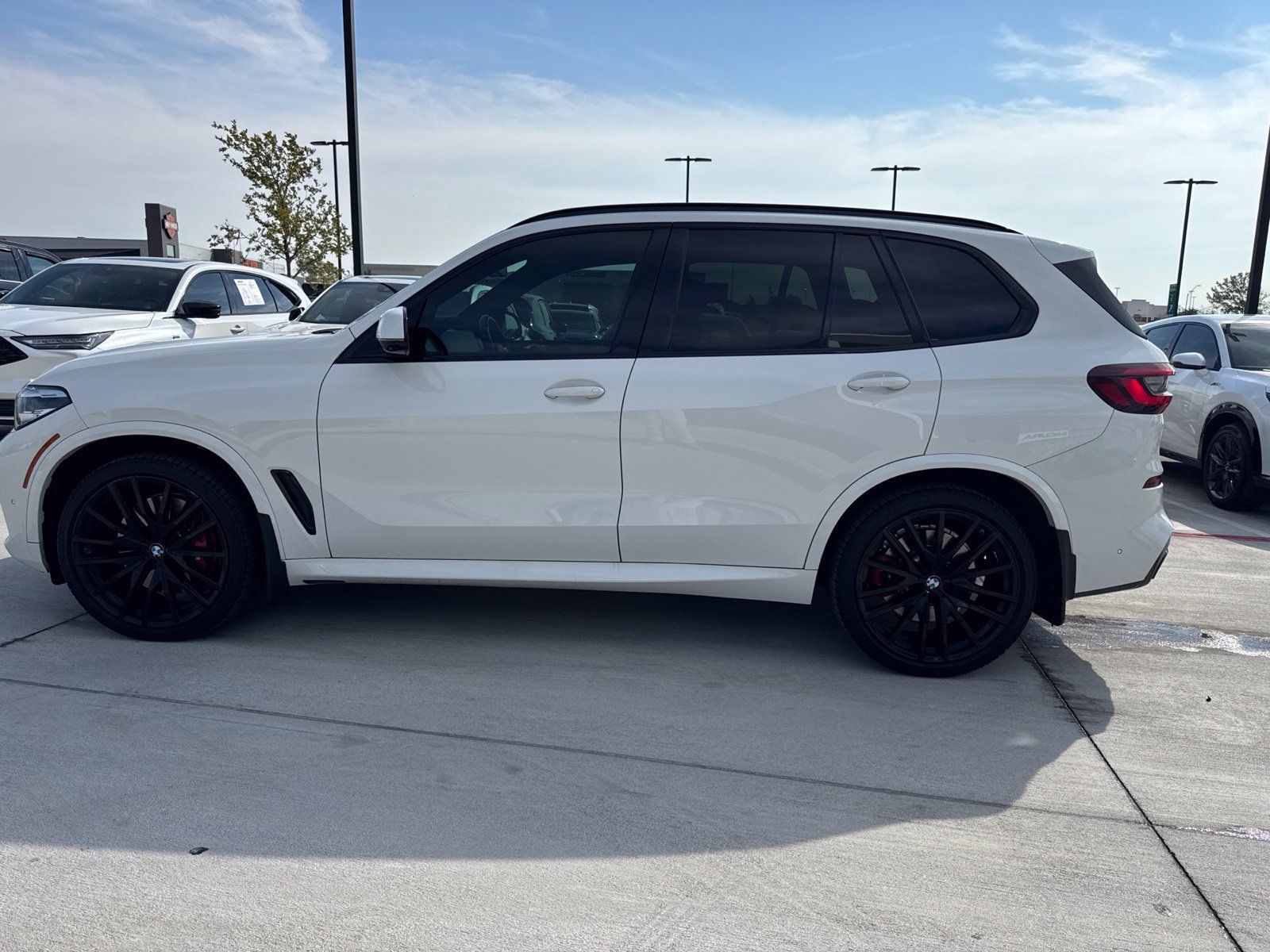 Used 2021 BMW X5 M50i w/ Premium Package AWD/4WD image 5