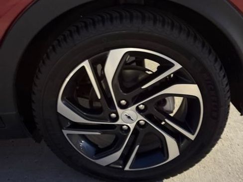 Certified 2022 Chevrolet Bolt LT FWD image 18