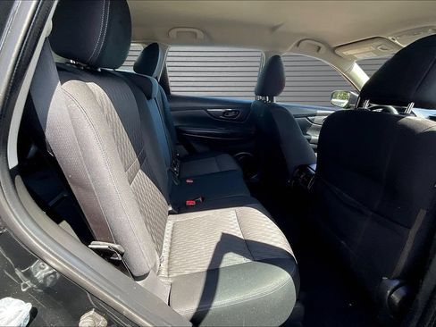 Used 2020 Nissan Rogue S FWD image 25