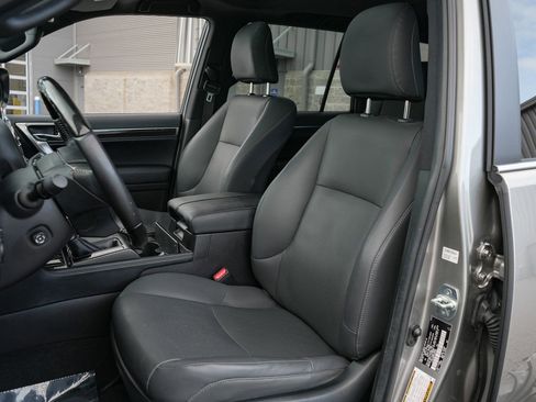 Used 2023 Lexus GX 460 Premium AWD/4WD image 15
