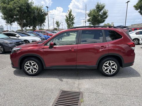 Certified 2023 Subaru Forester Premium AWD/4WD image 5
