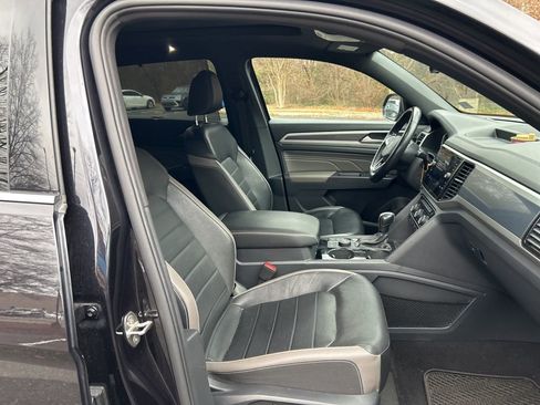 Used 2021 Volkswagen Atlas Cross Sport SEL Premium image 14