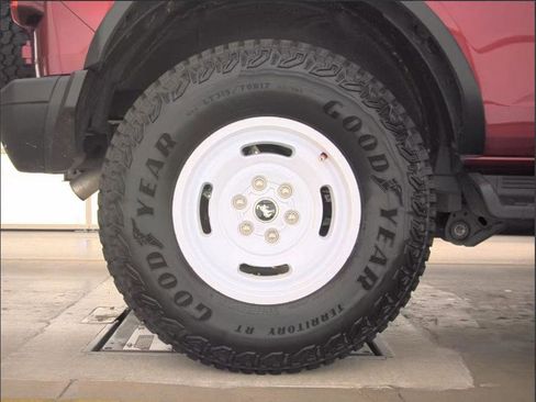 Used 2025 Ford Bronco Heritage Edition AWD/4WD image 11