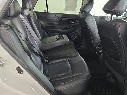 Used 2022 Subaru Outback Limited XT image 9