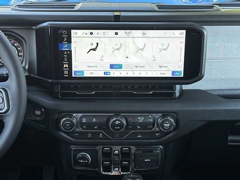 New 2025 Jeep Gladiator Sport image 16