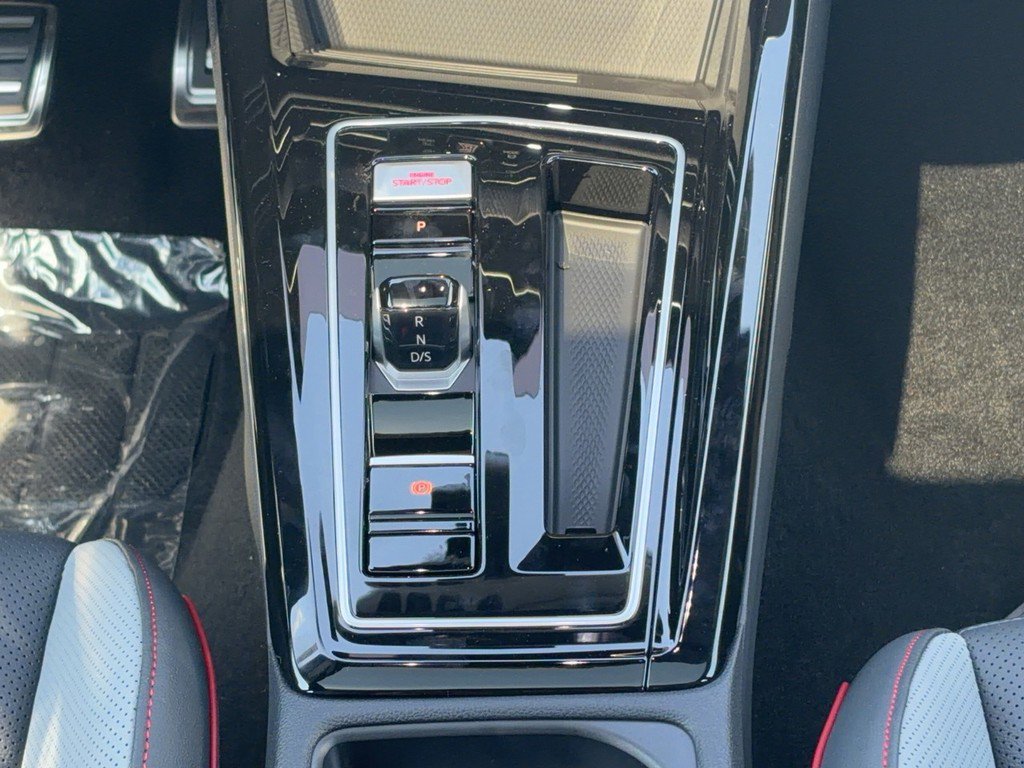 New 2026 Volkswagen GTI SE FWD image 13