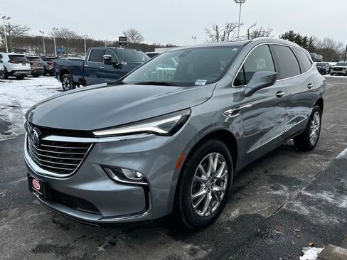 Used 2024 Buick Enclave Essence w/ Experience Buick Package image 3