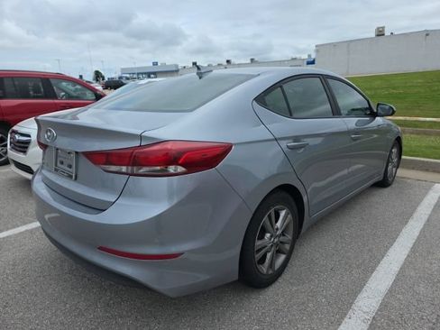 Used 2017 Hyundai Elantra SE FWD image 5