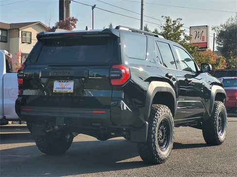 New 2025 Toyota 4Runner SR5 image 5