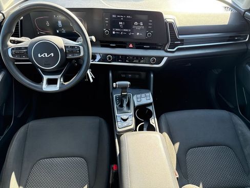 Used 2023 Kia Sportage LX FWD image 11