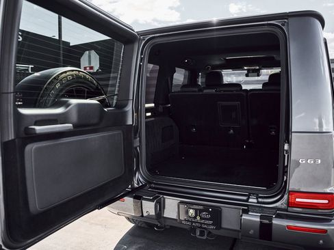 Used 2022 Mercedes-Benz G 63 AMG 4MATIC w/ Seat Comfort Package image 17